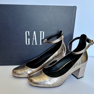 Sz 7 Gap Metallic block heel pumps with ankle strap. Includes box.